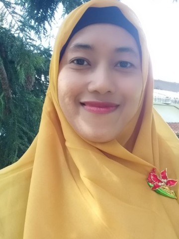 Rahma Widiati,  SE
